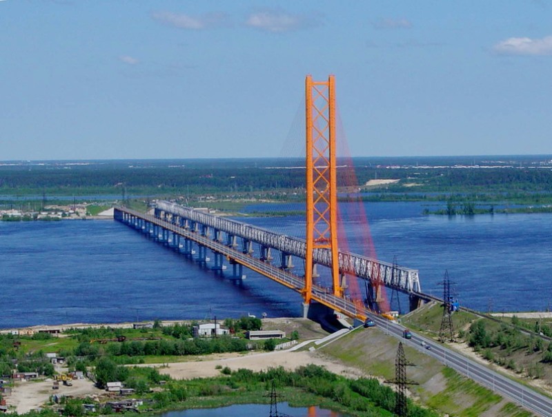 Мост на реке обь